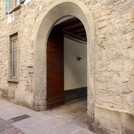 Old City View Apartmán